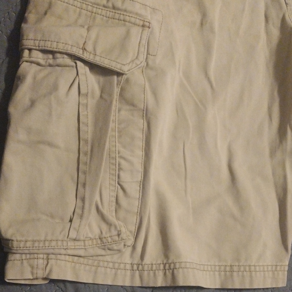 Aeropostale Light Tan Cargo Shorts - Picture 6 of 12